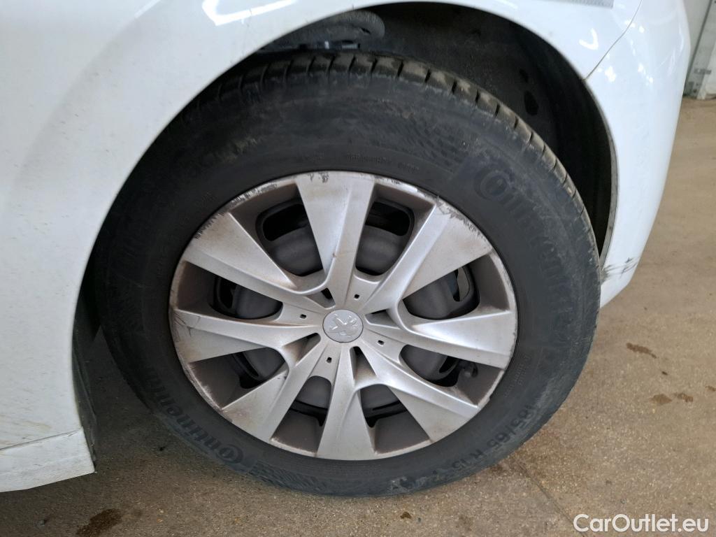  Peugeot  208  Affaire Premium 1.6 HDi 75CV BVM5 E6 #33