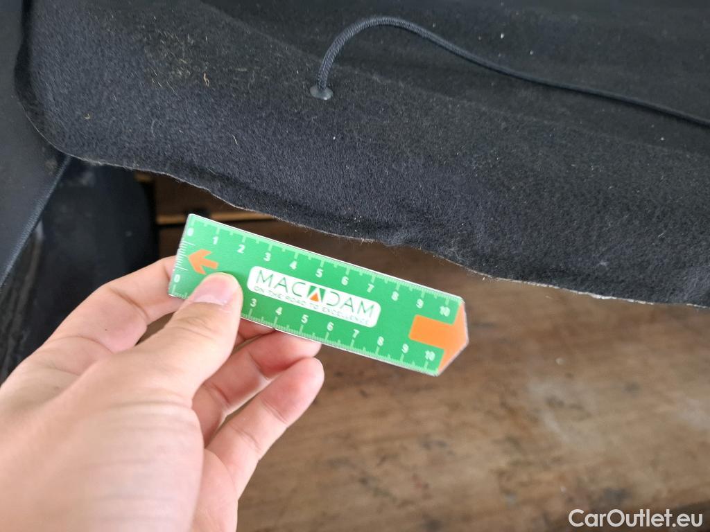  Peugeot  208  Affaire Premium 1.6 HDi 75CV BVM5 E6 #36