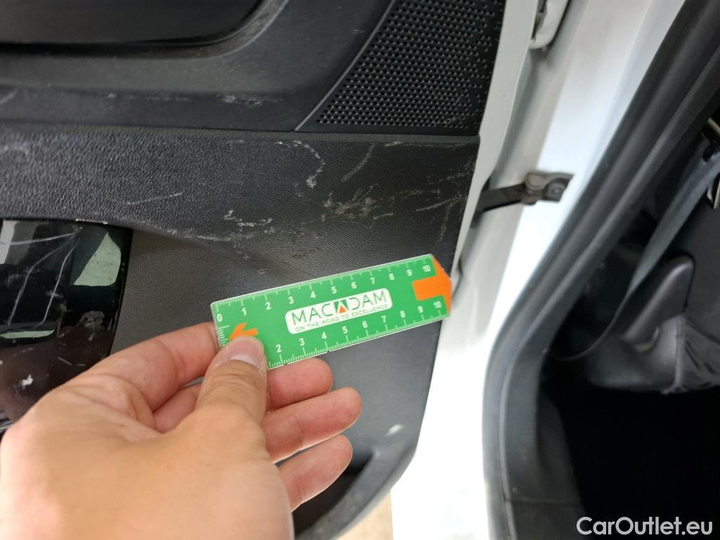  Peugeot  208  Affaire Premium 1.6 HDi 75CV BVM5 E6 #8