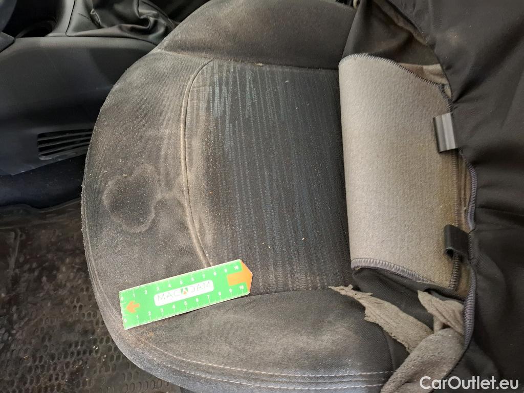  Peugeot  208  Affaire Premium 1.6 HDi 75CV BVM5 E6 #44