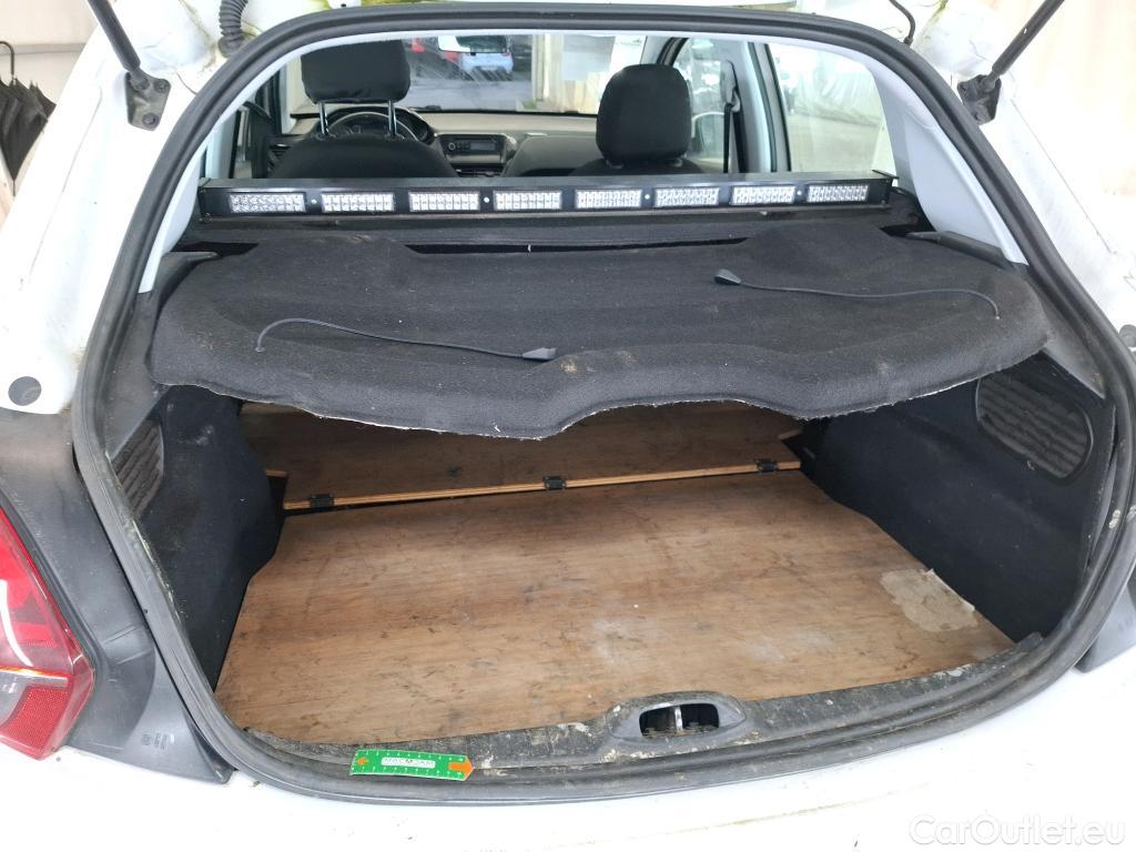  Peugeot  208  Affaire Premium 1.6 HDi 75CV BVM5 E6 #31