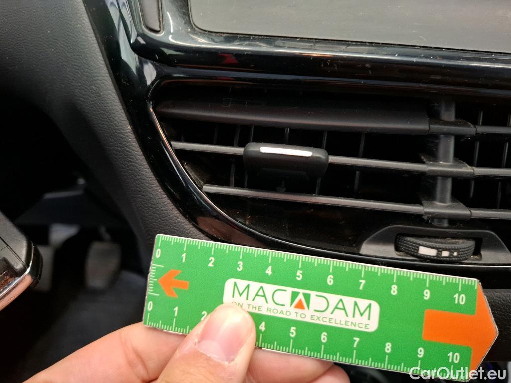  Peugeot  208  Affaire Premium 1.6 HDi 75CV BVM5 E6 #19