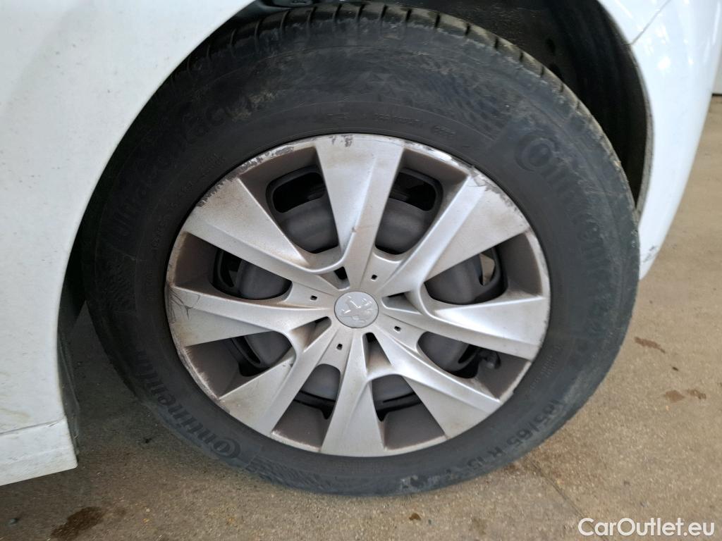  Peugeot  208  Affaire Premium 1.6 HDi 75CV BVM5 E6 #39