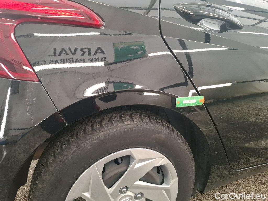  Hyundai  i20  Initia 1.2 85CV BVM5 E6d #15