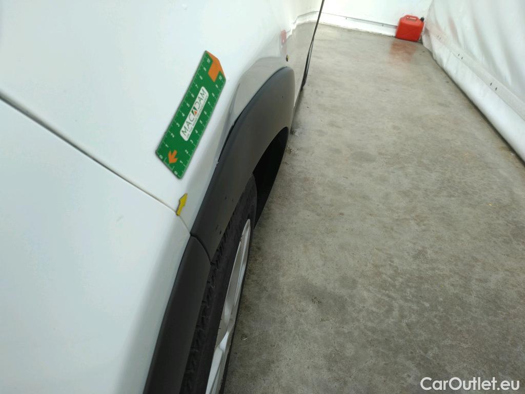  Citroen  C3  Société Feel 1.2 PureTech 80CV BVM5 E6d #4