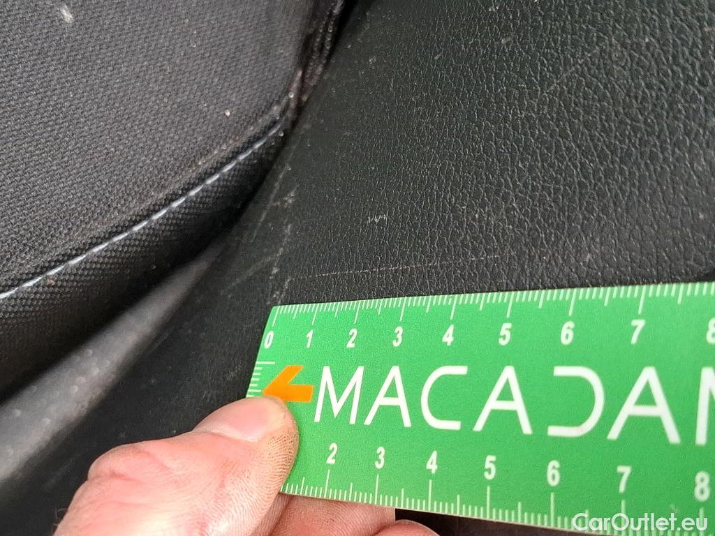  Hyundai  i30  cw Business 1.6 CRDi 115CV BVA7 E6d #17