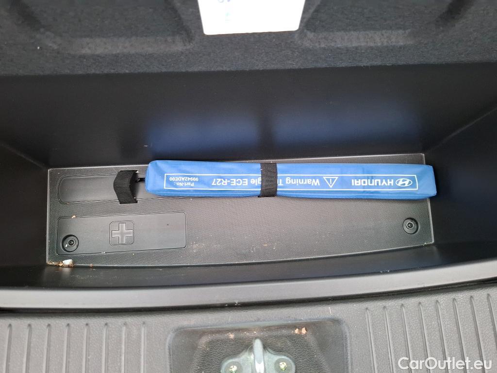  Hyundai  i30  cw Business 1.6 CRDi 115CV BVA7 E6d #18