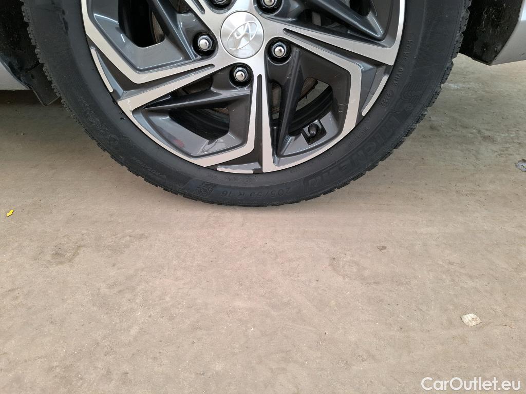  Hyundai  i30  cw Business 1.6 CRDi 115CV BVA7 E6d #21