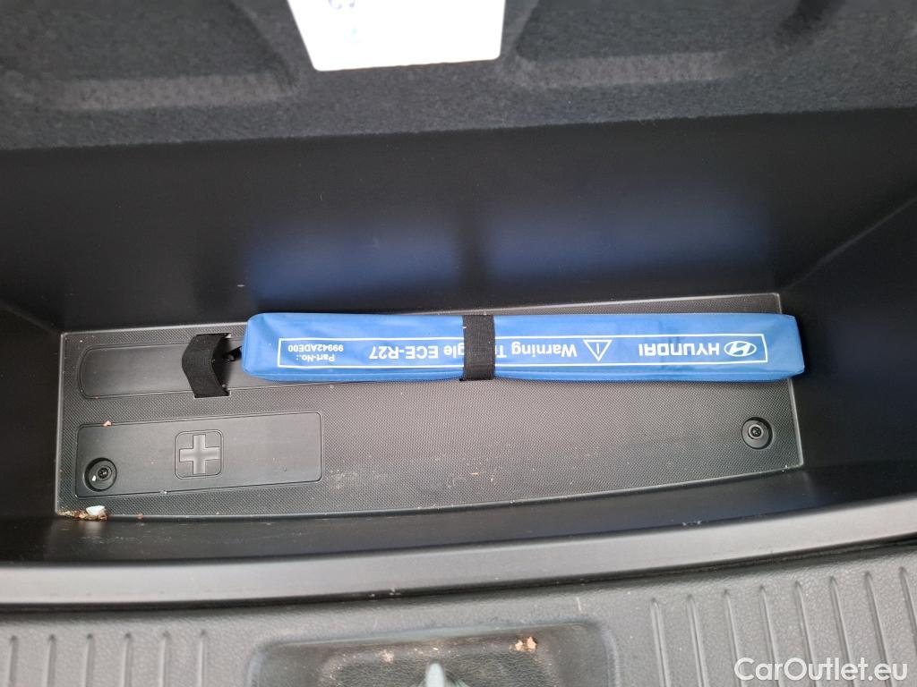  Hyundai  i30  cw Business 1.6 CRDi 115CV BVA7 E6d #24