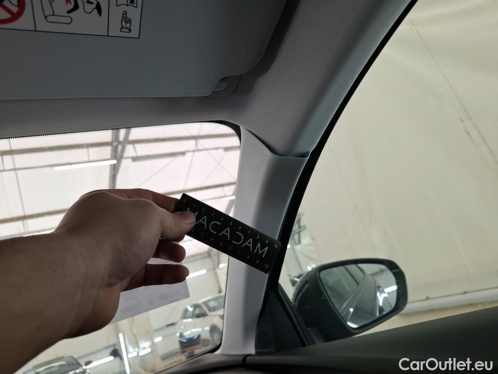  Opel   Grandland X Grandland X Elegance Business 1.5 130CV BVA8 E6d #46