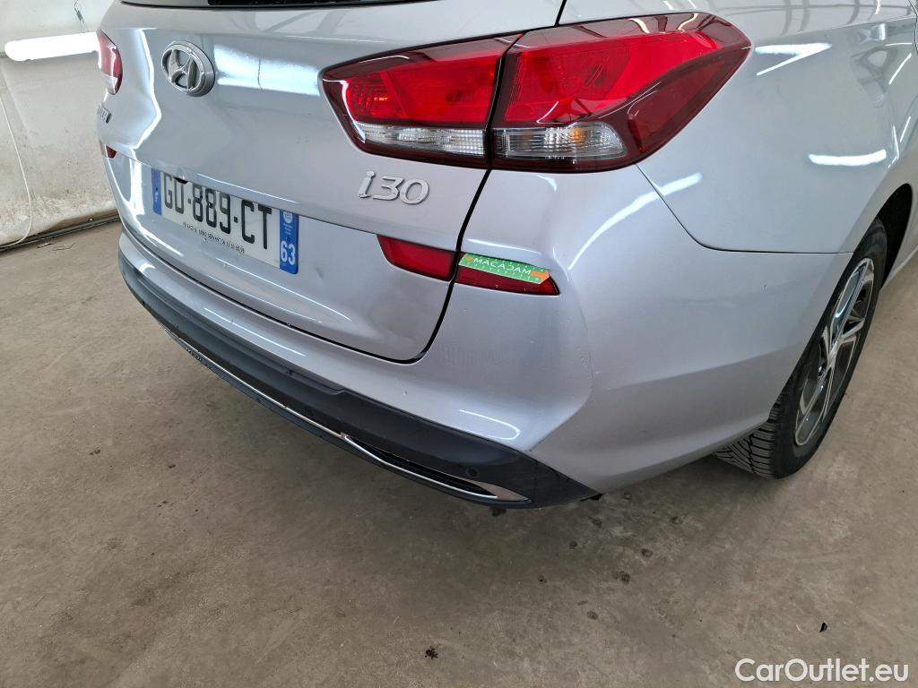  Hyundai  i30  cw Business 1.6 CRDi 115CV BVA7 E6d #25
