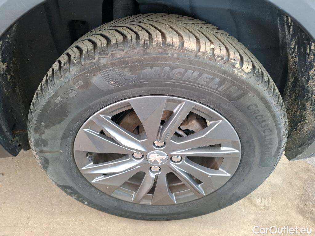  Peugeot  2008  Active Business 1.2 PureTech 130CV BVA8 E6d #81