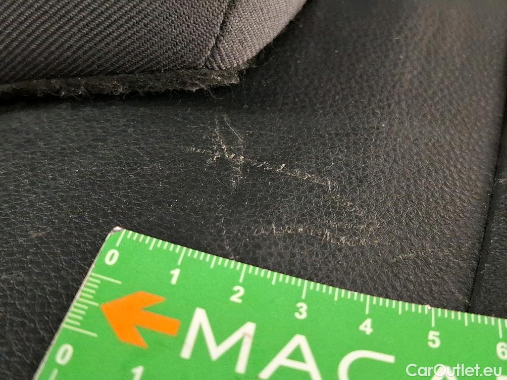  Toyota  Yaris TOYOTA  Hybride / 2019 / 5P / Berline Hybride 116h Dynamic Business Beyond Zer #31