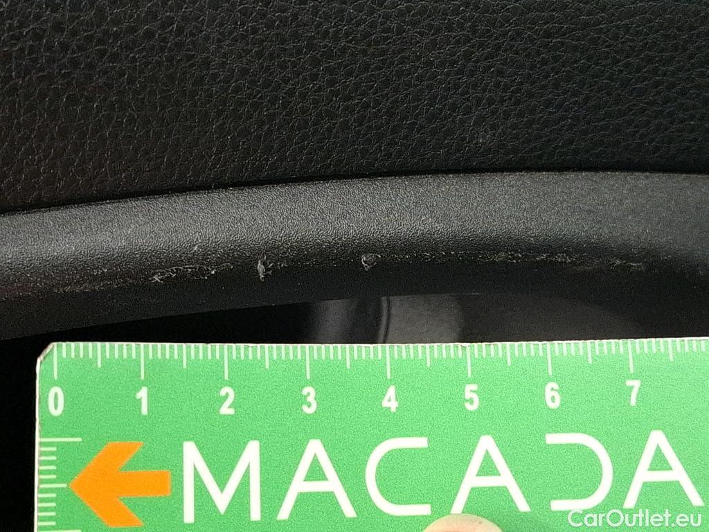  Toyota  Yaris TOYOTA  Hybride / 2019 / 5P / Berline Hybride 116h Dynamic Business Beyond Zer #27