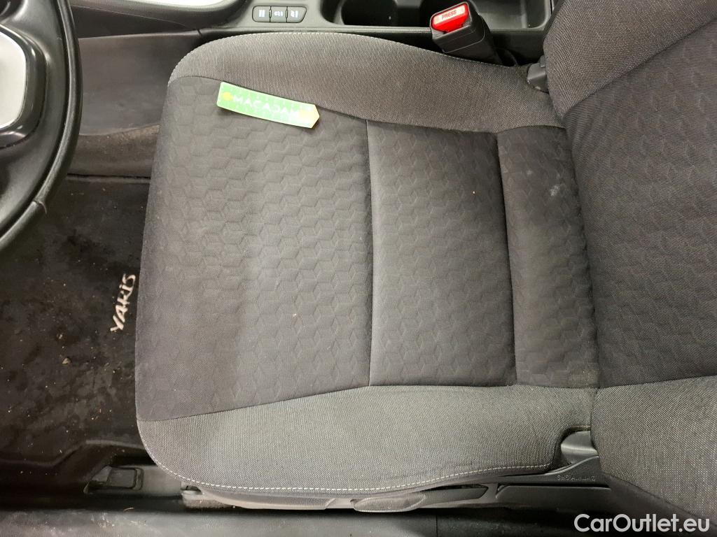  Toyota  Yaris TOYOTA  Hybride / 2019 / 5P / Berline Hybride 116h Dynamic Business Beyond Zer #39