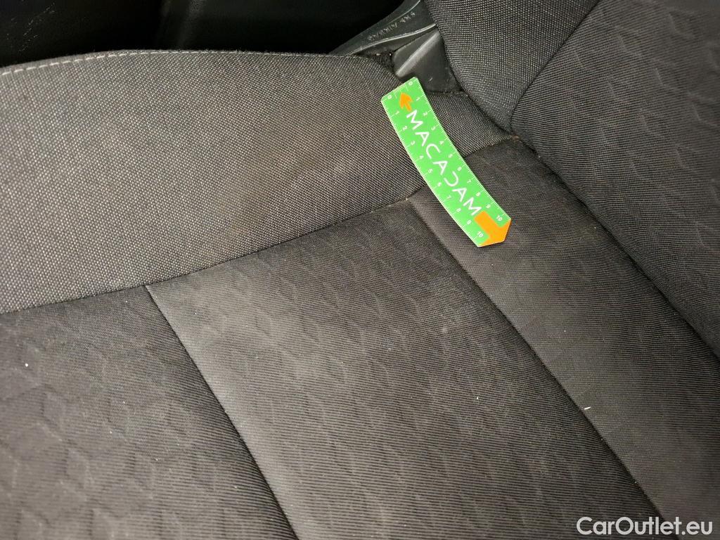  Toyota  Yaris TOYOTA  Hybride / 2019 / 5P / Berline Hybride 116h Dynamic Business Beyond Zer #37