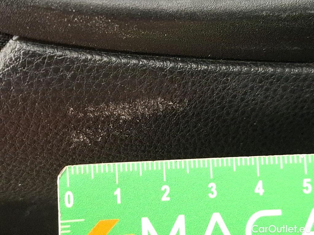  Toyota  Yaris TOYOTA  Hybride / 2019 / 5P / Berline Hybride 116h Dynamic Business Beyond Zer #29