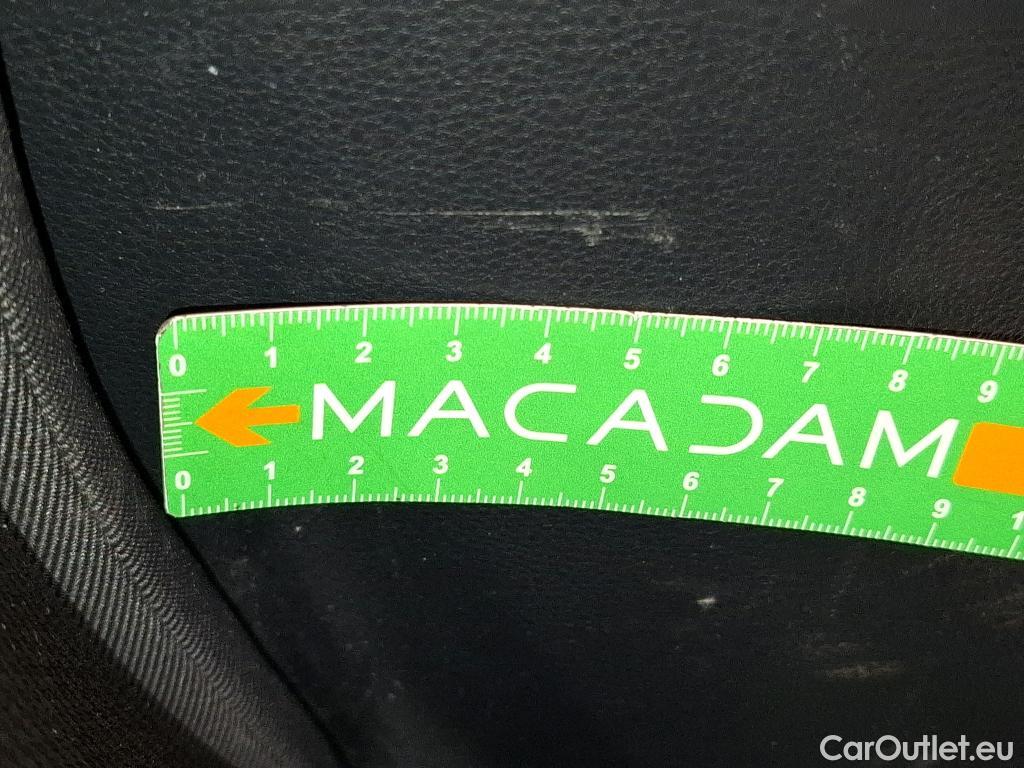  Toyota  Yaris TOYOTA  Hybride / 2019 / 5P / Berline Hybride 116h Dynamic Business Beyond Zer #24