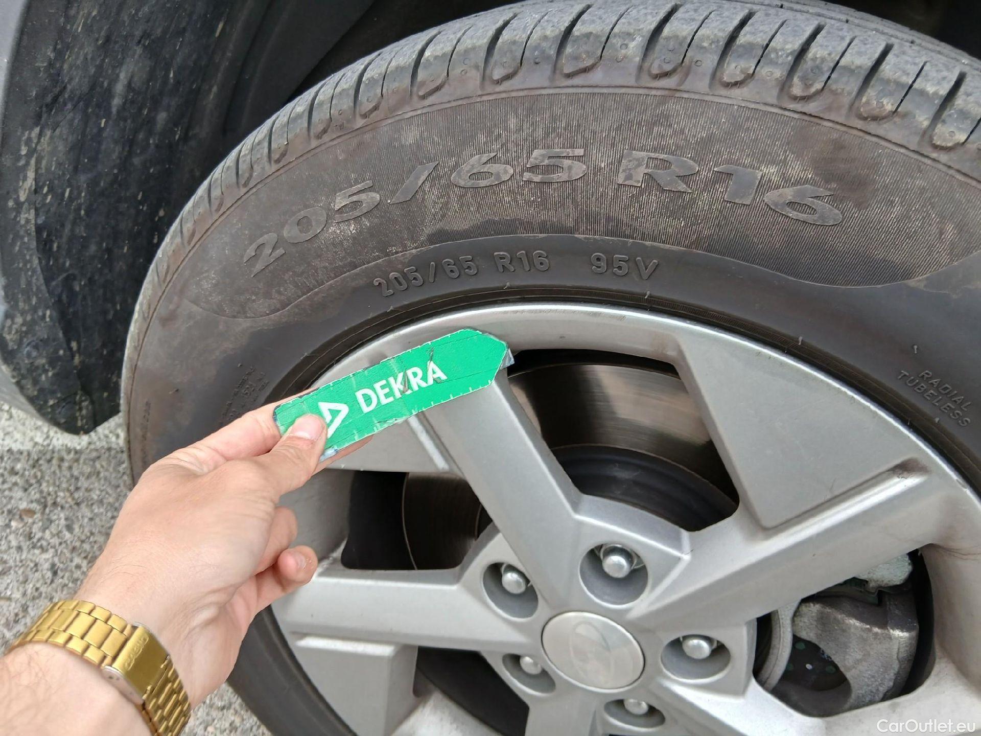  Hyundai  Konna HYUNDAI Kona / 2023 / 5P / todoterreno 1.6 GDI HEV Maxx DCT #39