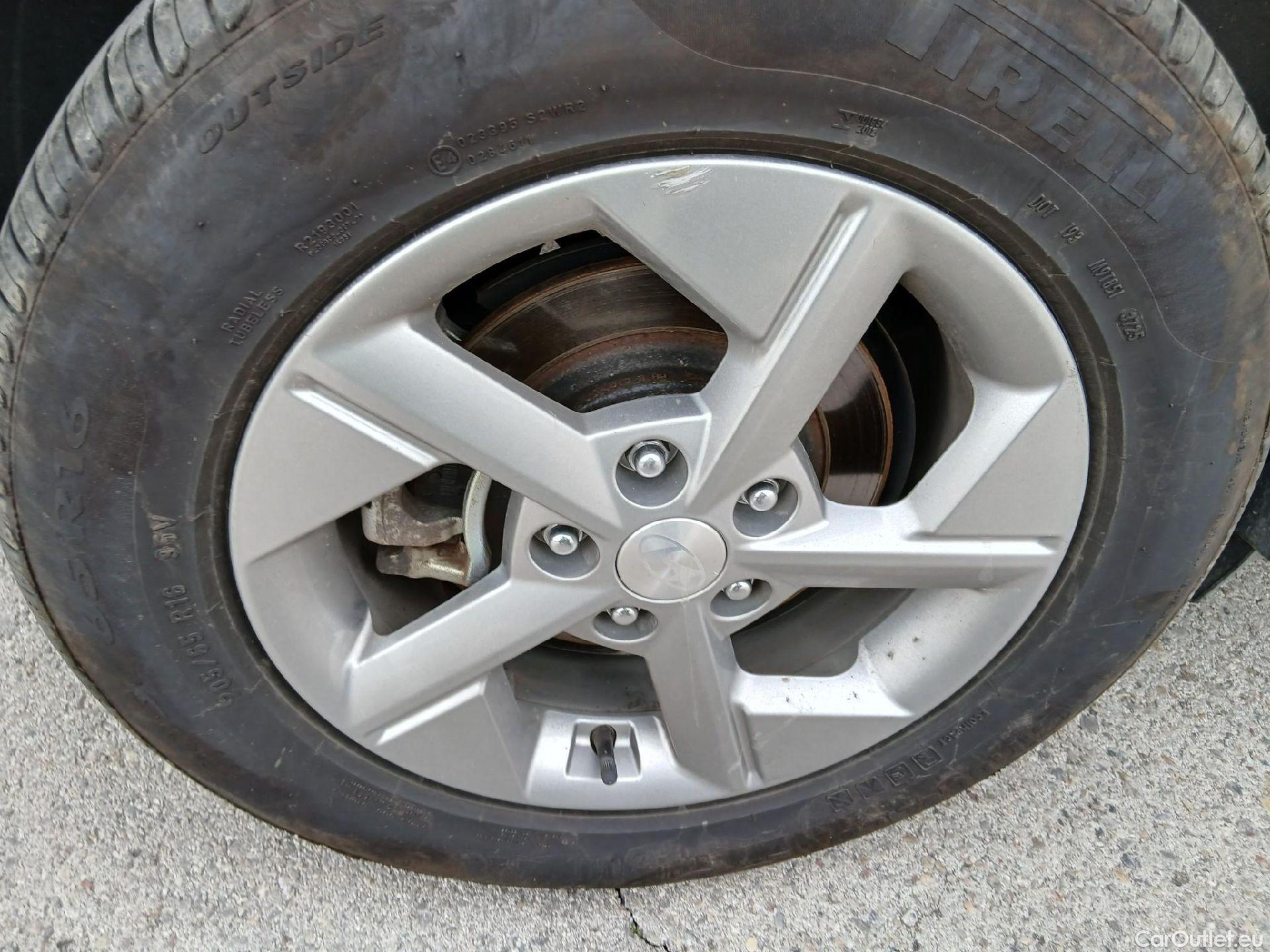  Hyundai  Konna HYUNDAI Kona / 2023 / 5P / todoterreno 1.6 GDI HEV Maxx DCT #28