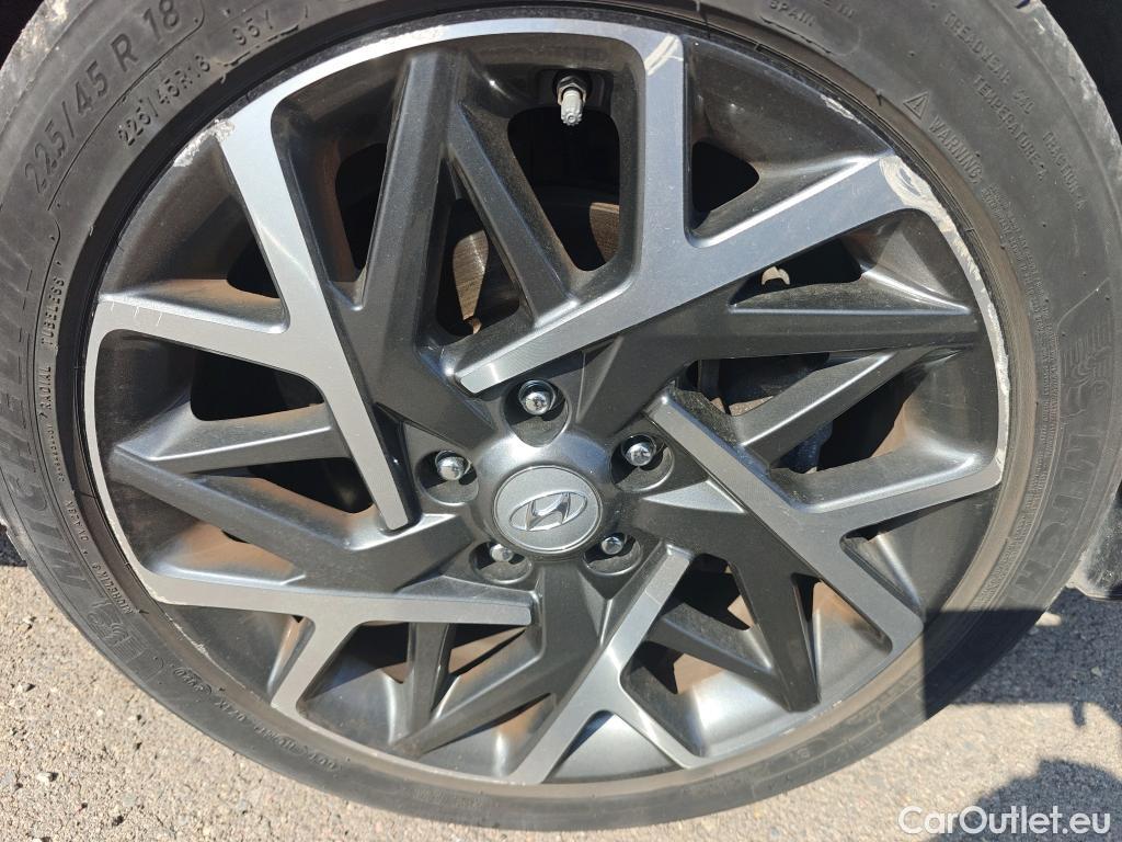  Hyundai  Konna HYUNDAI Kona / 2020 / 5P / todoterreno 1.6 GDI HEV Style Sky DCT #2