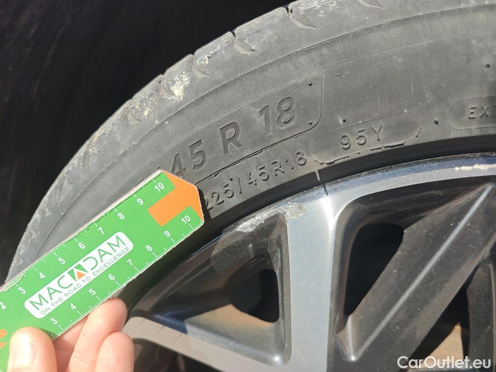  Hyundai  Konna HYUNDAI Kona / 2020 / 5P / todoterreno 1.6 GDI HEV Style Sky DCT #39