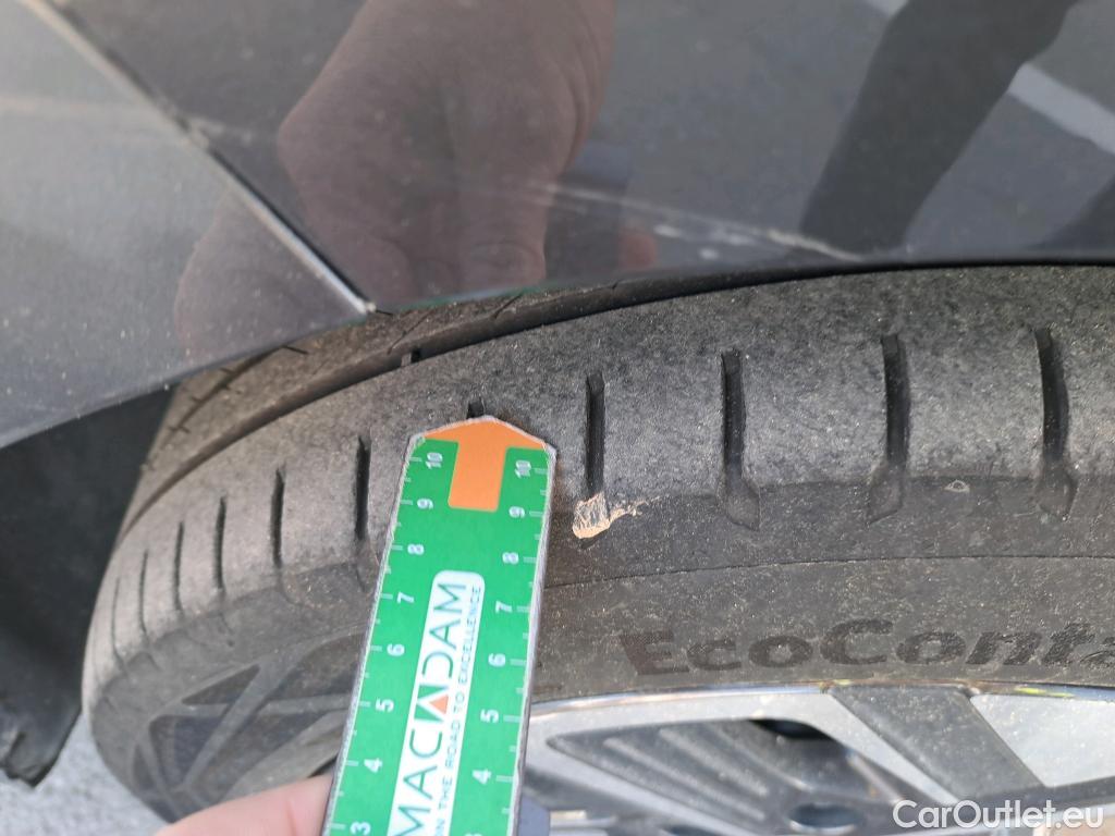  Hyundai  Konna HYUNDAI Kona / 2020 / 5P / todoterreno 150kW EV Tecno 2C #4