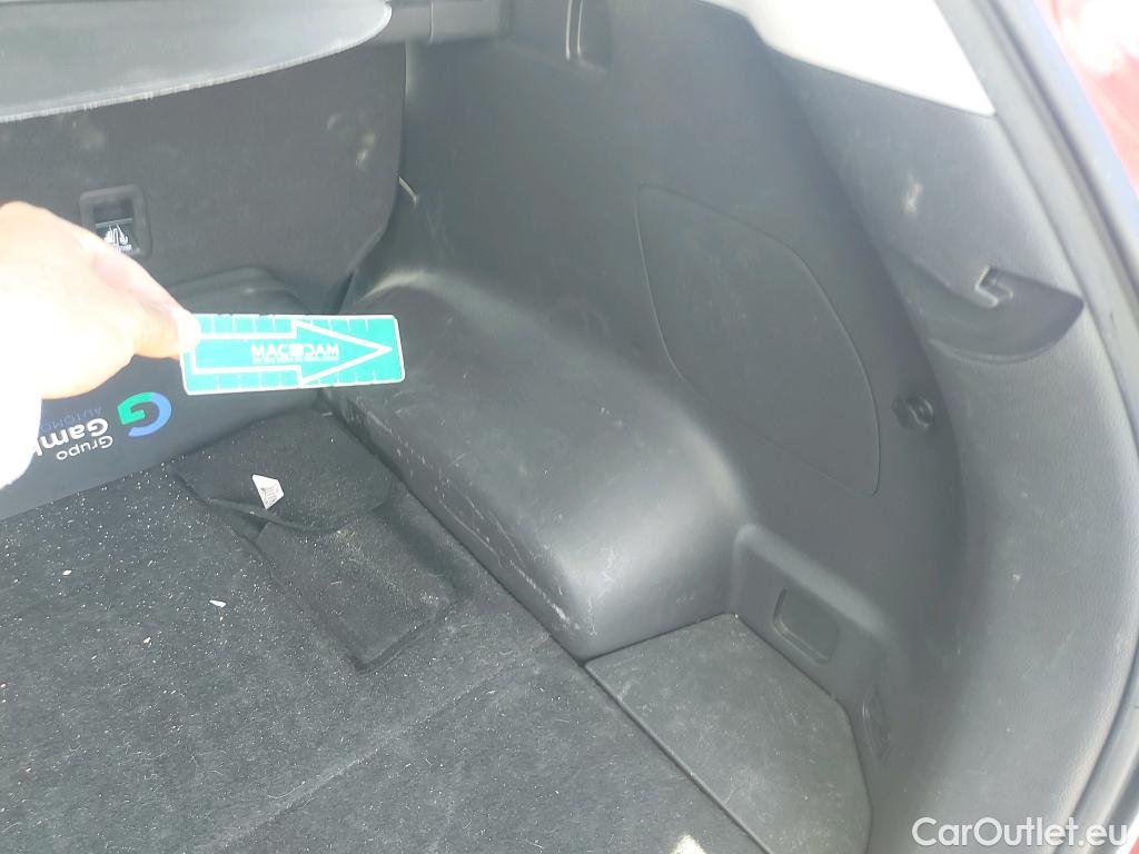  Hyundai  Tucson HYUNDAI  / 2018 / 5P / todoterreno 1.6 GDI 97kW (131CV) SLE 4X2(SP) #5