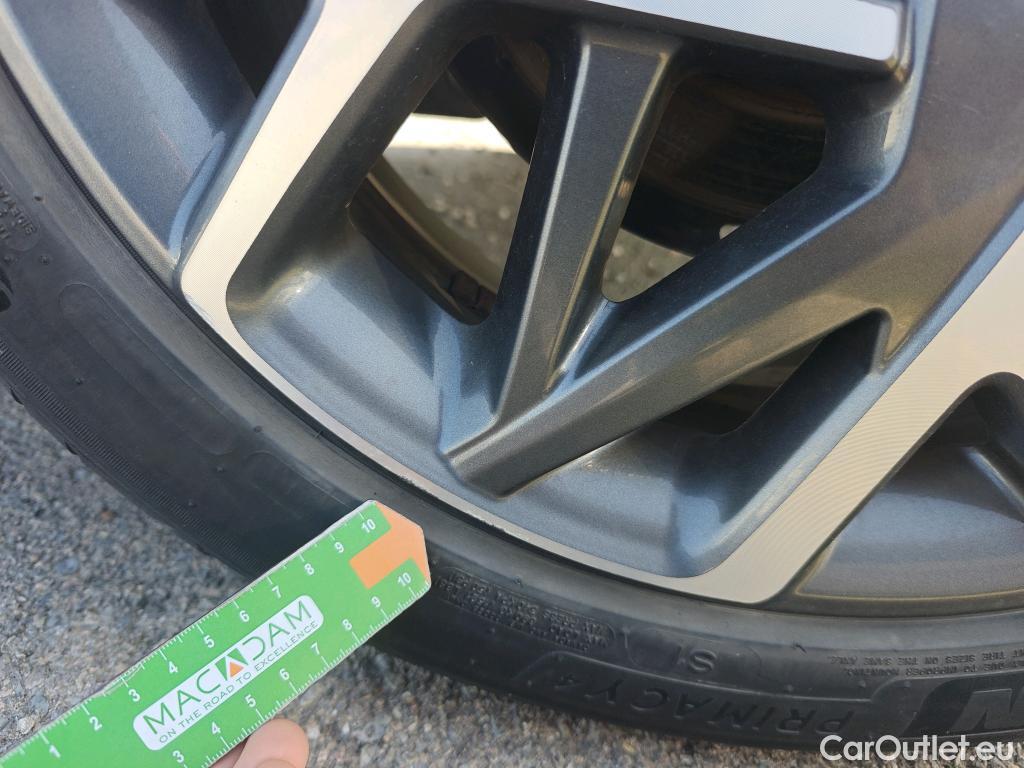  Hyundai  Konna HYUNDAI Kona / 2020 / 5P / todoterreno 1.6 GDI HEV Style Sky DCT #44