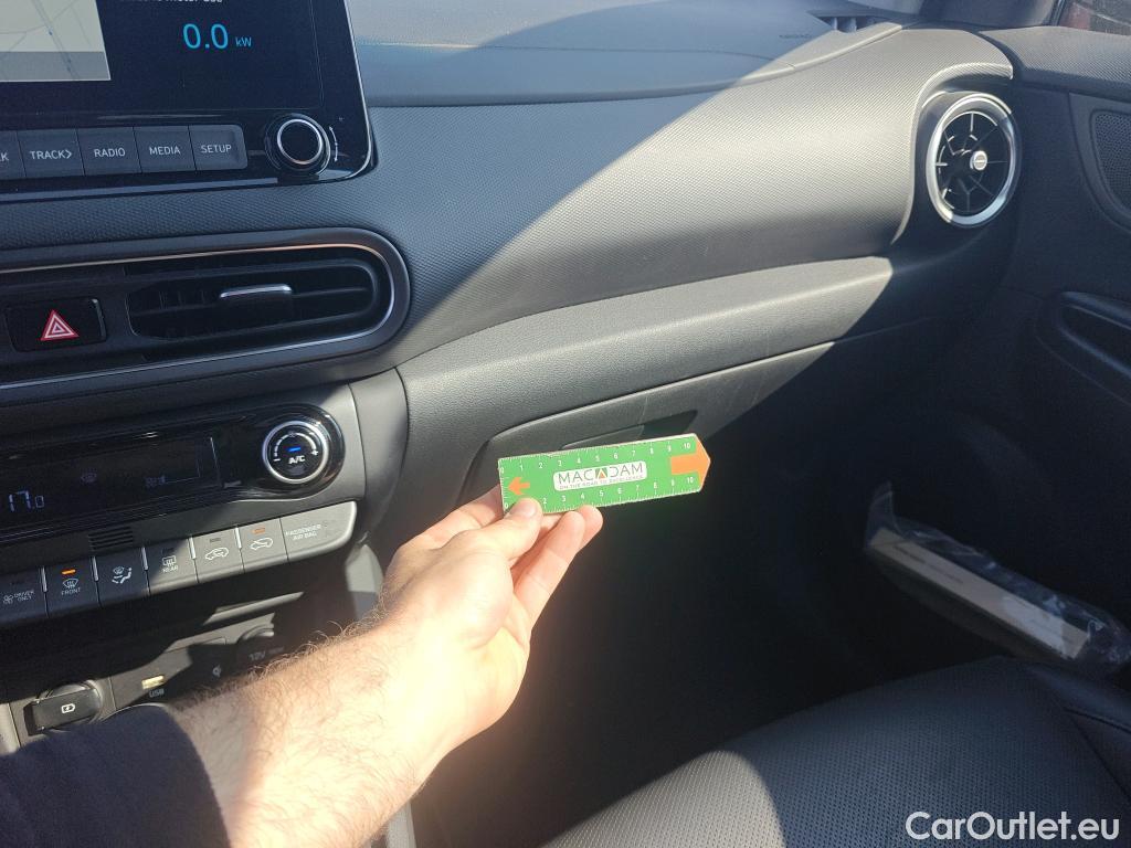  Hyundai  Konna HYUNDAI Kona / 2020 / 5P / todoterreno 1.6 GDI HEV Style Sky DCT #16