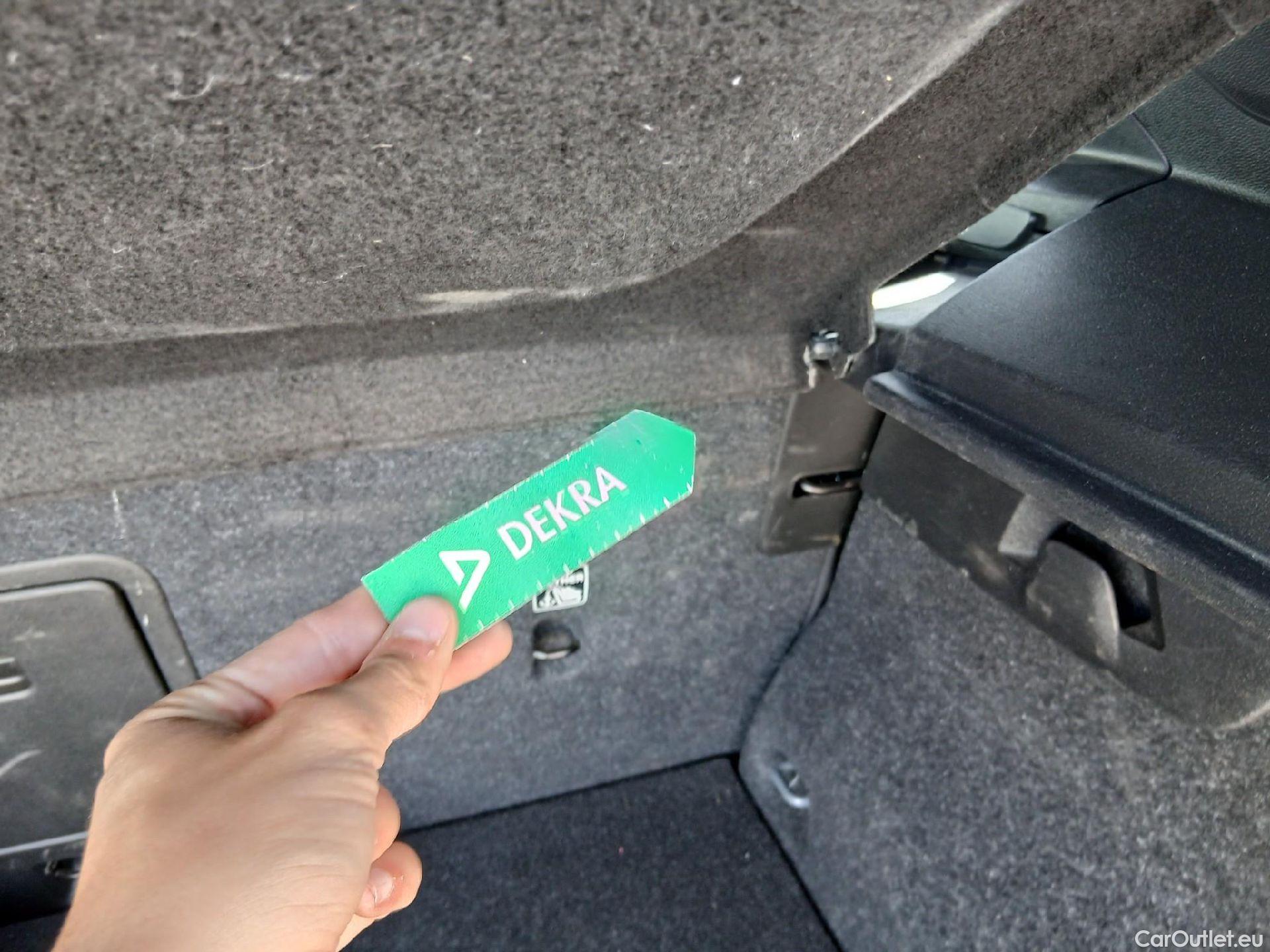  Volvo  XC 40 VOLVO XC40 / 2017 / 5P / todoterreno 1.5 T4 Twin Recharge Inscription Ex Auto #30