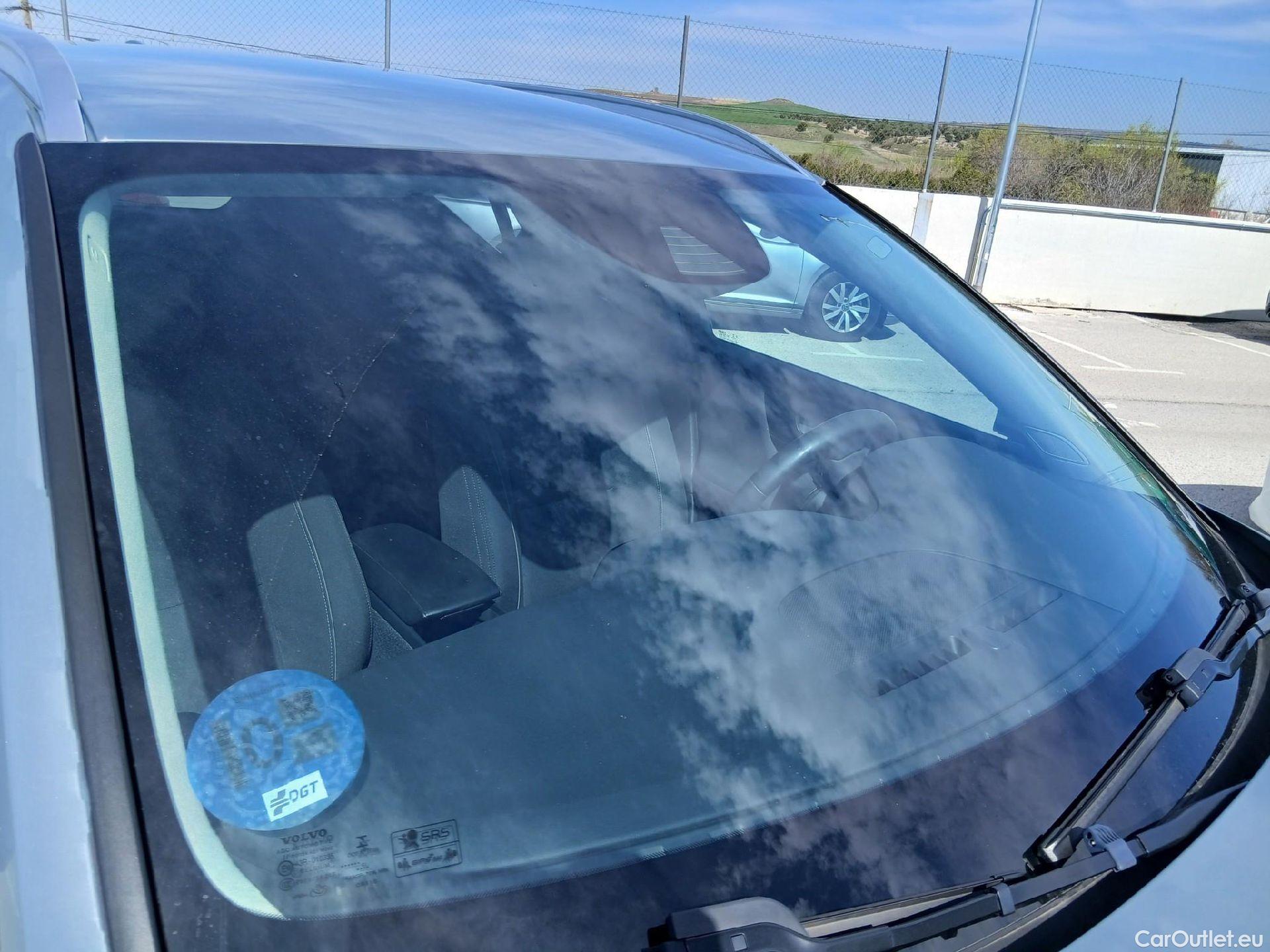  Volvo  XC 40 VOLVO XC40 / 2017 / 5P / todoterreno 1.5 T4 Twin Recharge Inscription Ex Auto #4