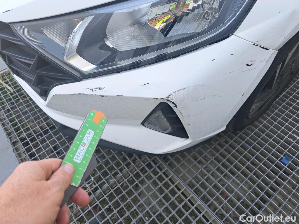  Hyundai  i20 HYUNDAI  / 2020 / 5P / berlina con portón 1.2 MPI Klass #22