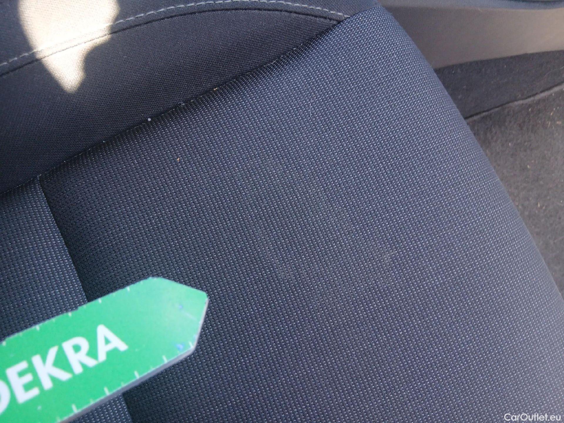  Hyundai  Konna HYUNDAI Kona / 2020 / 5P / todoterreno 1.6 GDI HEV Maxx DCT #30