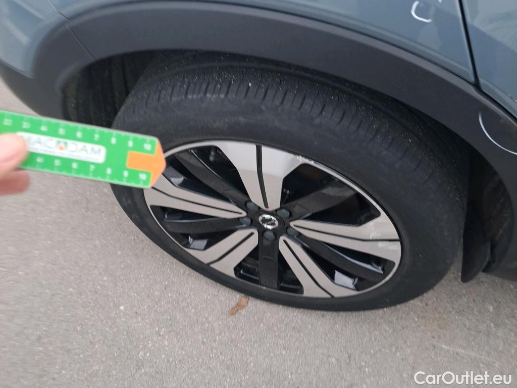  Volvo  XC 40 VOLVO XC40 Recharge Eléctrico Core Auto 70 kWh #4