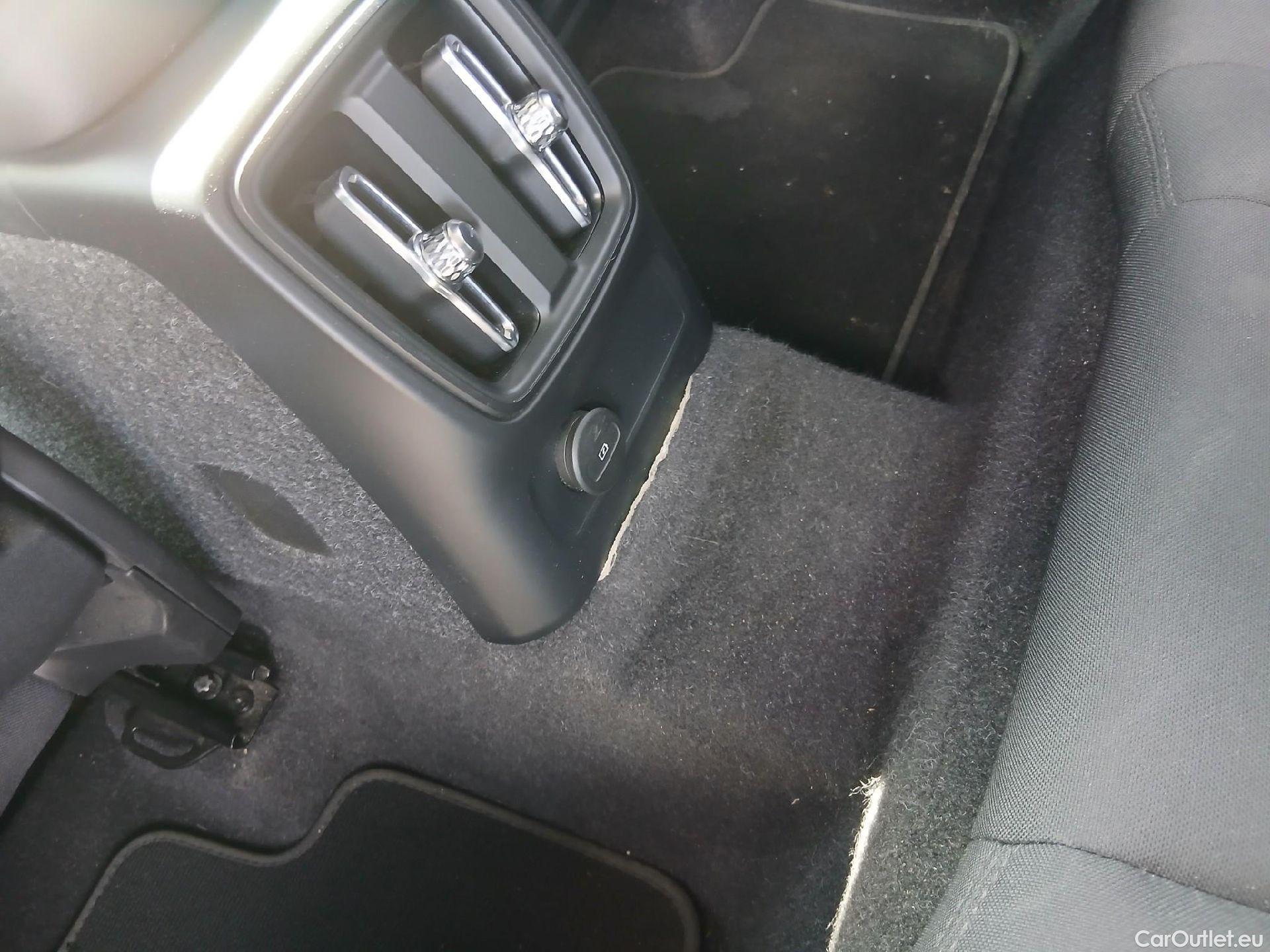  Volvo  XC 40 VOLVO XC40 / 2017 / 5P / todoterreno 1.5 T4 Twin Recharge Inscription Ex Auto #16