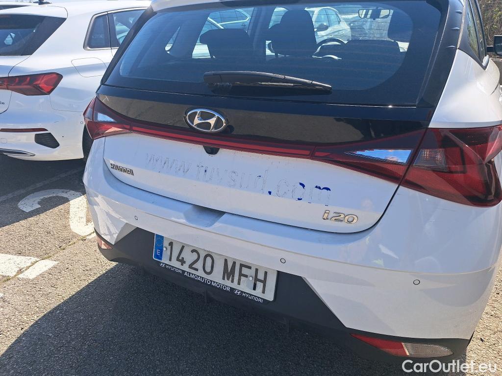 Hyundai  i20 HYUNDAI  / 2020 / 5P / berlina con portón 1.2 MPI Klass #19