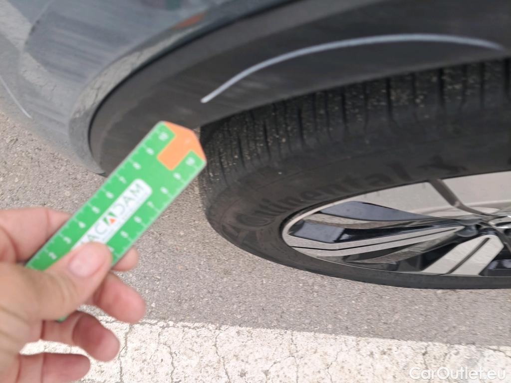  Volvo  XC 40 VOLVO XC40 Recharge Eléctrico Core Auto 70 kWh #26