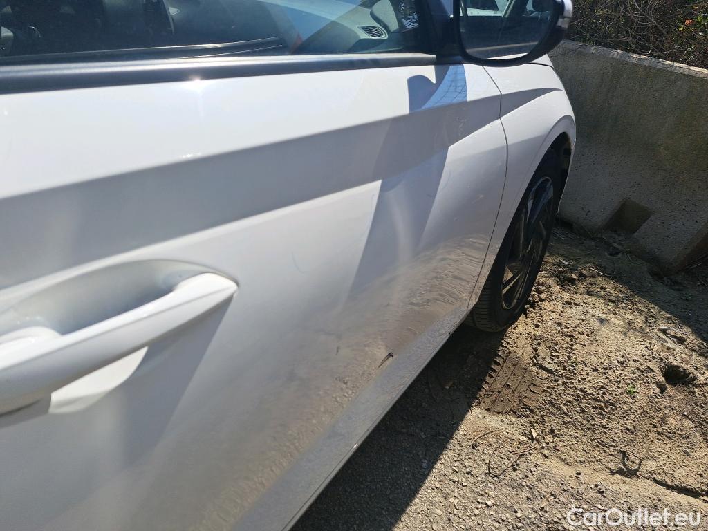  Hyundai  i20 HYUNDAI  / 2020 / 5P / berlina con portón 1.2 MPI Klass #20