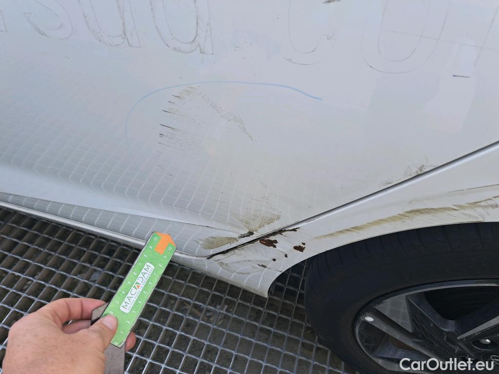  Hyundai  i20 HYUNDAI  / 2020 / 5P / berlina con portón 1.2 MPI Klass #4