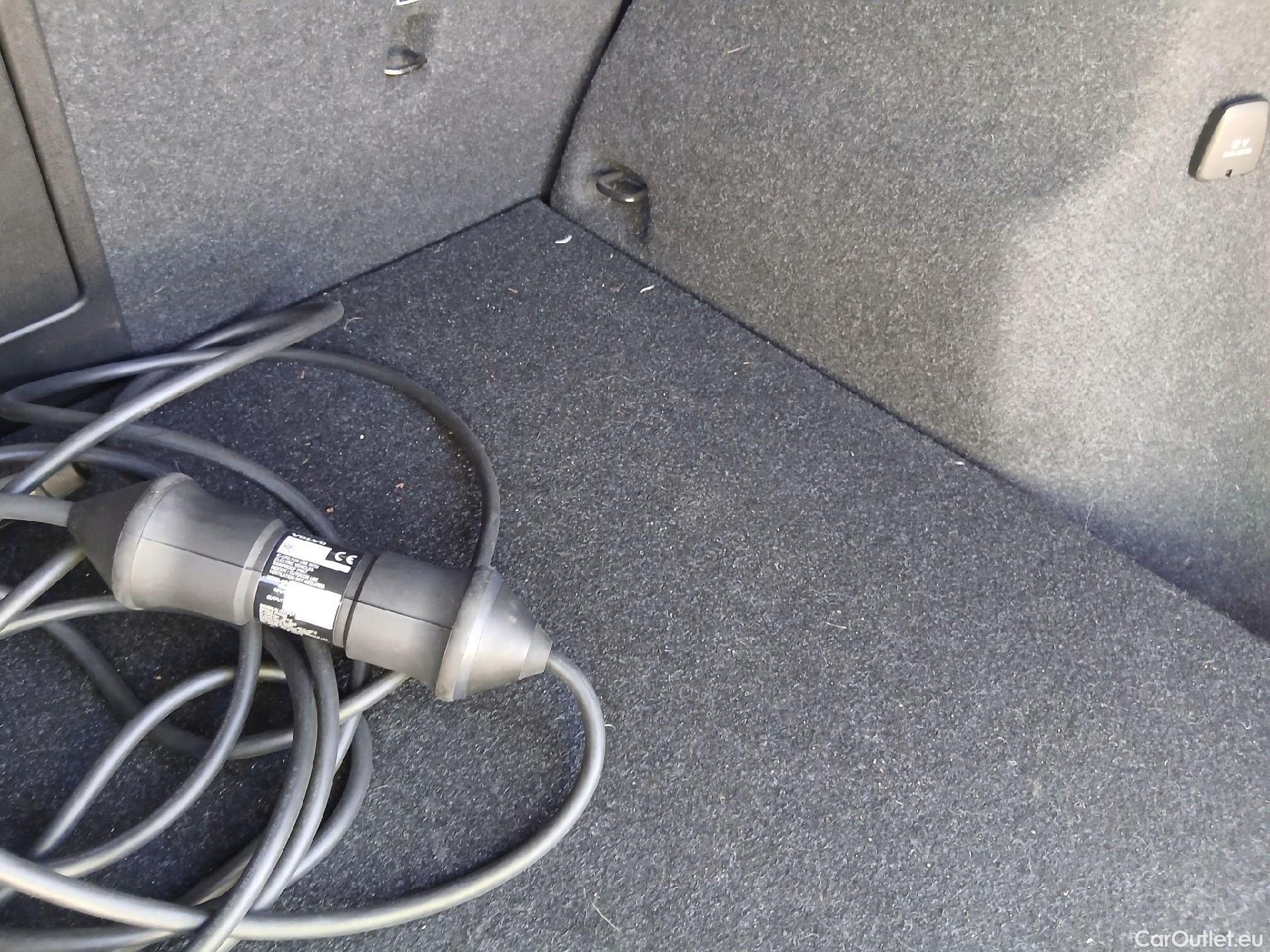  Volvo  XC 40 VOLVO XC40 / 2017 / 5P / todoterreno 1.5 T4 Twin Recharge Inscription Ex Auto #2