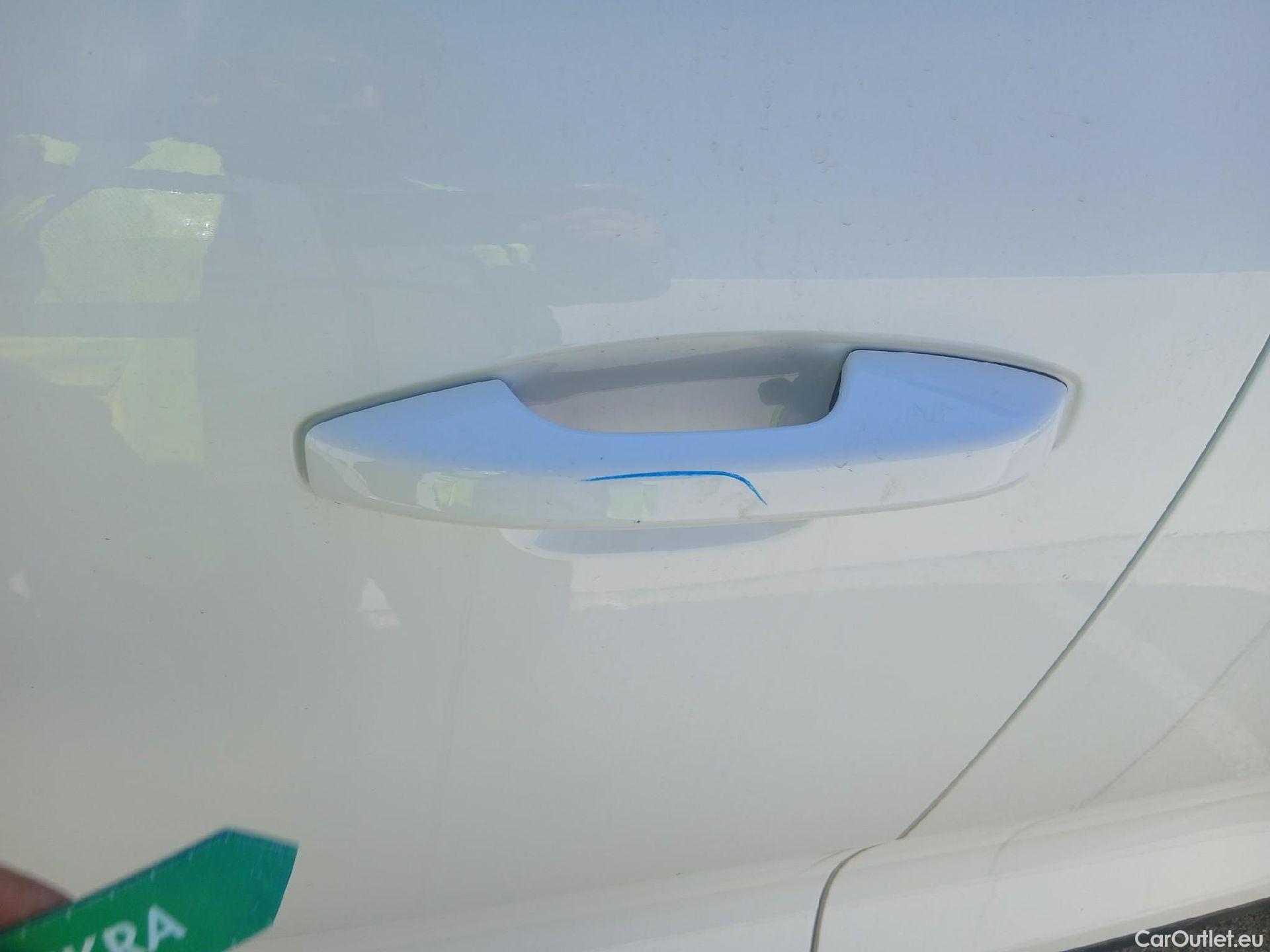  Volvo  XC 40 VOLVO XC40 / 2017 / 5P / todoterreno 1.5 T2 Momentum Core Auto #8