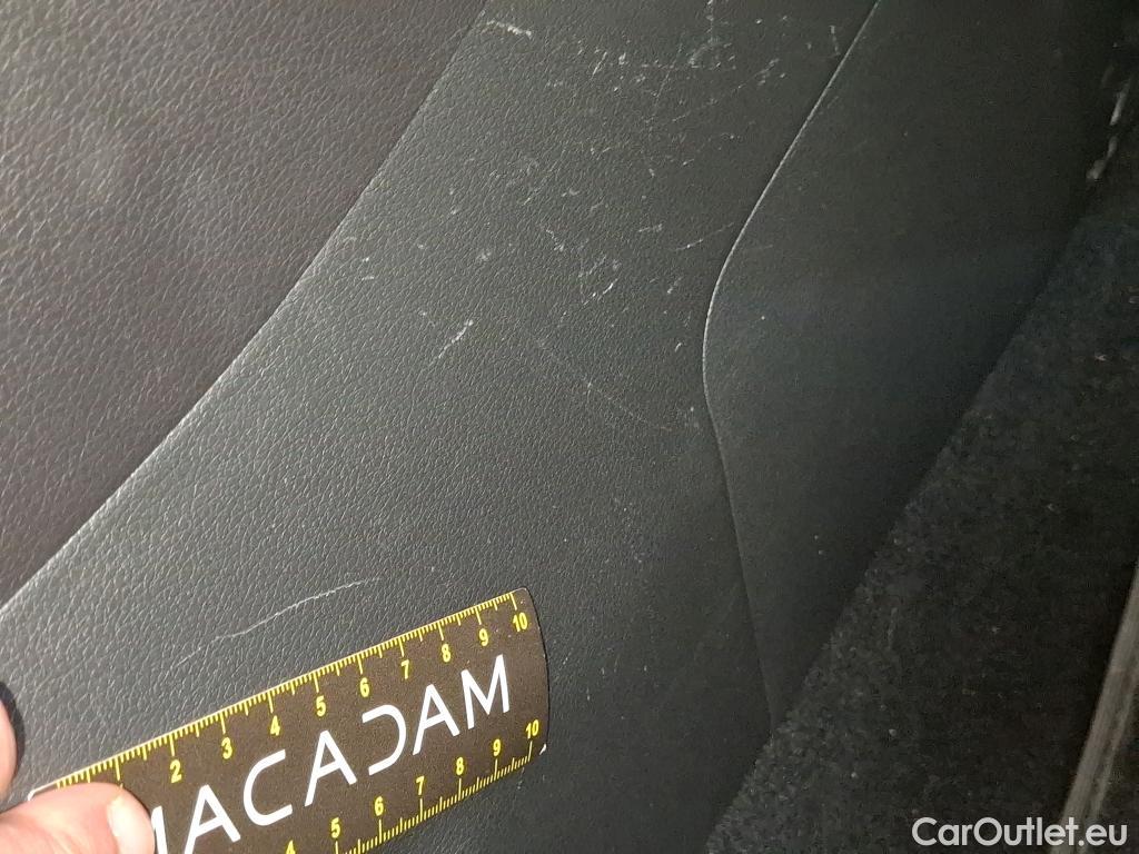  Hyundai  i30  cw Business 1.6 CRDi 115CV BVA7 E6d #17