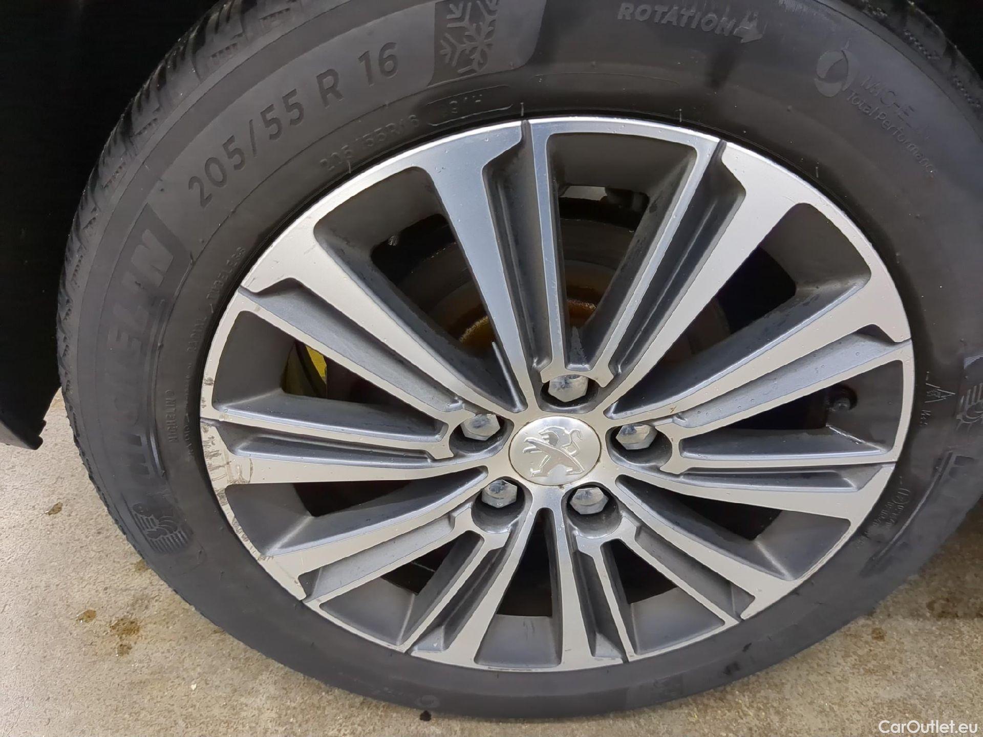  Peugeot  308  Allure Business 1.2 PureTech 130CV BVM6 E6d #9