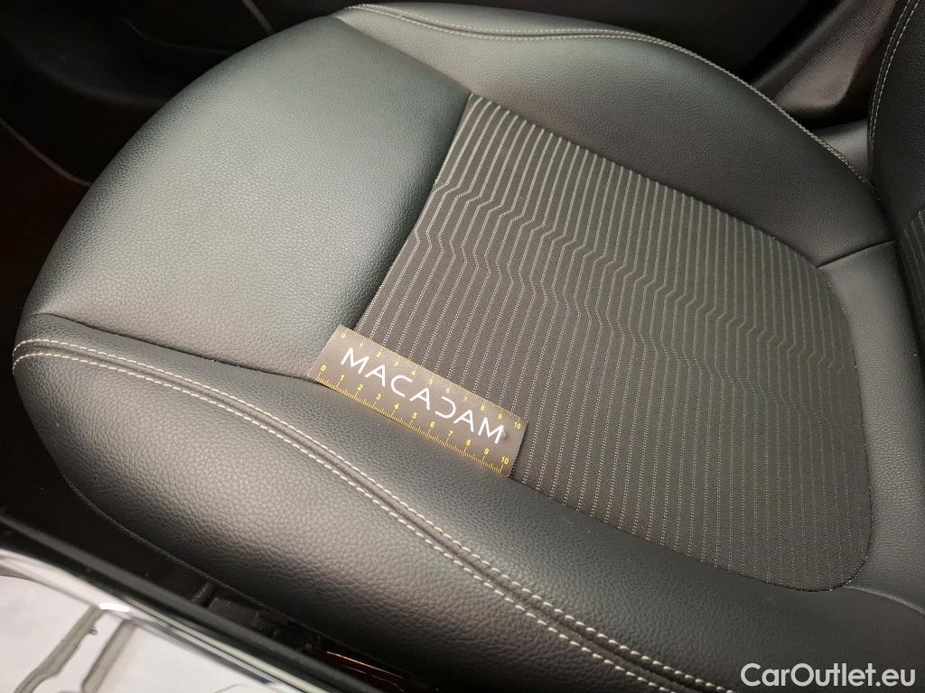  Mercedes  CLA-Klasse MERCEDES-BENZ CLA Coupe / 2019 / 4P / Coupé CLA 180 Business Line BA7 #29