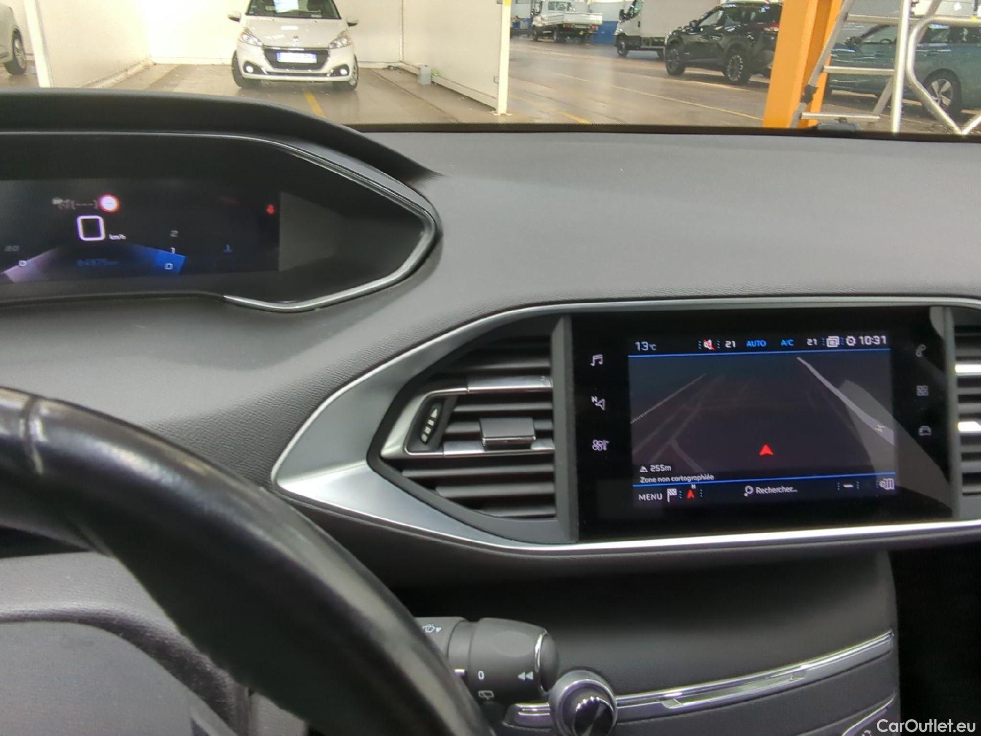  Peugeot  308  Allure Business 1.2 PureTech 130CV BVM6 E6d #1