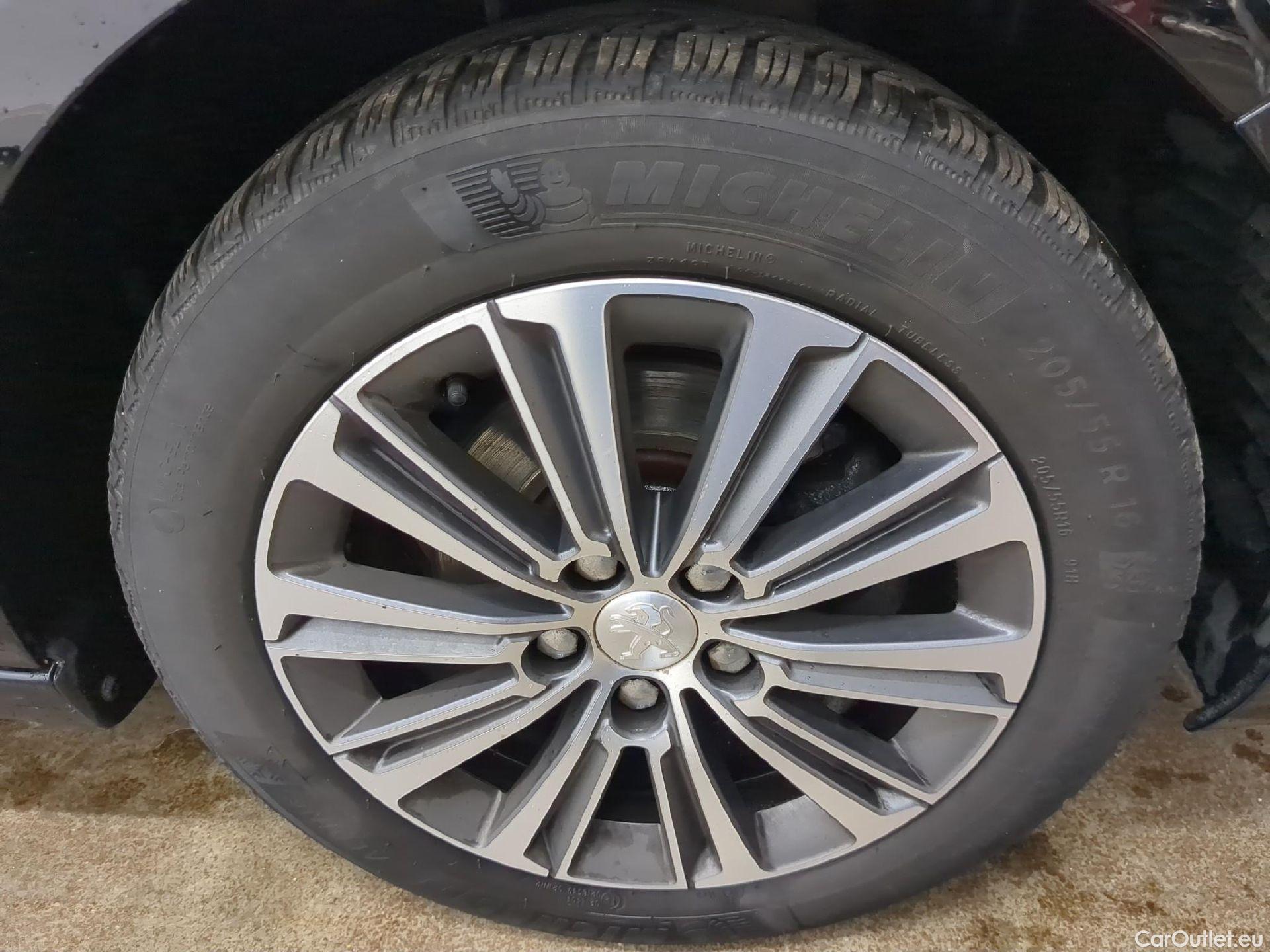  Peugeot  308  Allure Business 1.2 PureTech 130CV BVM6 E6d #3