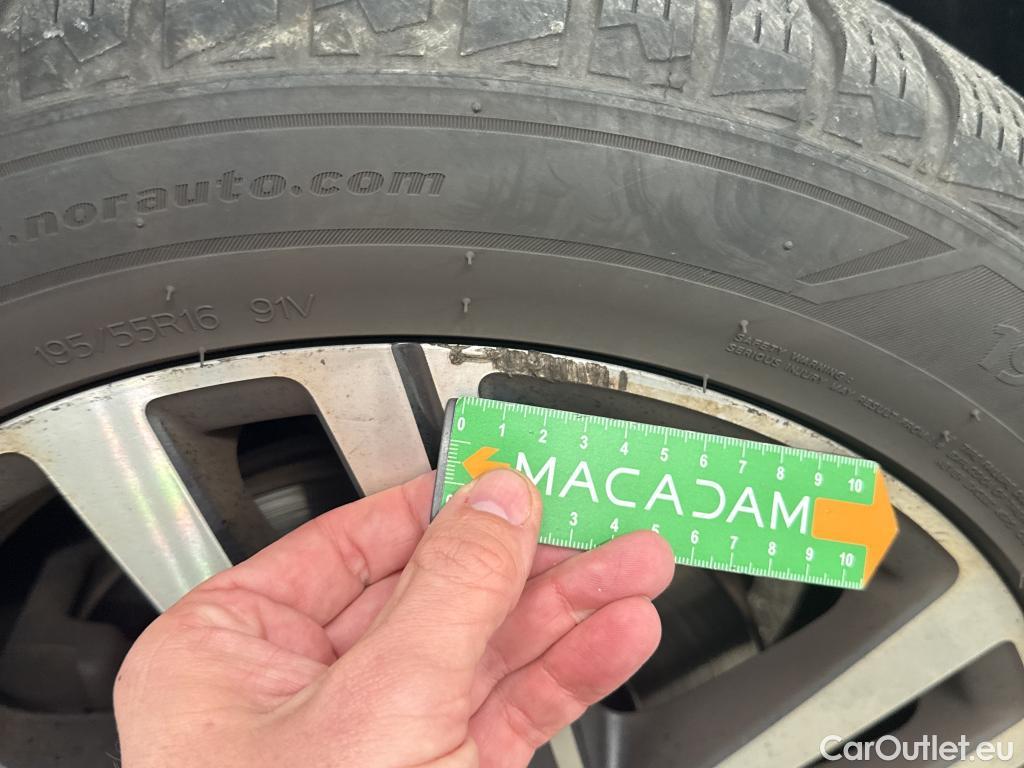  Peugeot  208  Allure Business 1.5 HDi 100CV BVM6 E6d #33