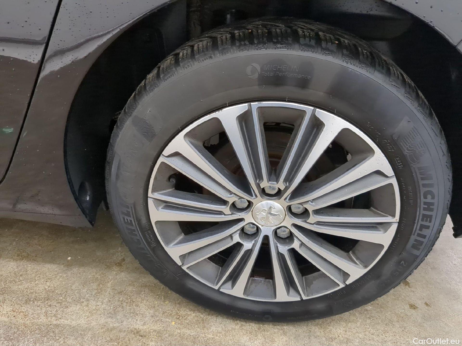  Peugeot  308  Allure Business 1.2 PureTech 130CV BVM6 E6d #5