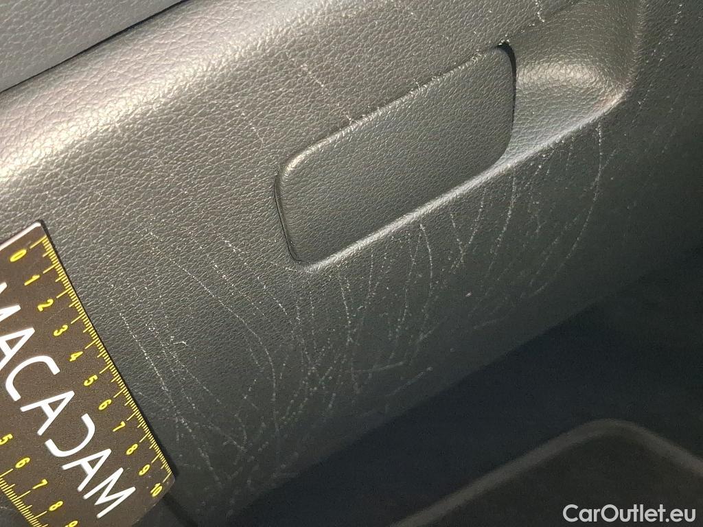  Hyundai  i30  cw Business 1.6 CRDi 115CV BVA7 E6d #13